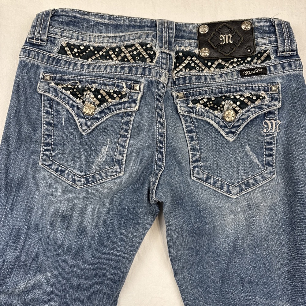 Miss Me JEANS WOMEN 29x30 BOOT EMBROIDERED STUDDED FACTORY DISTRESSED WHISKERING